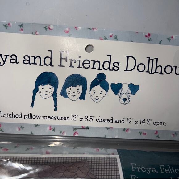 Moda Freya And Friends Dollhouse 1440 11P Moda Fabrics PILLOW NEW Factory Sealed - Picture 3 of 12